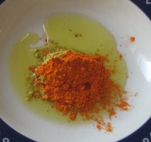 Curcumin and quercetin powders and extra virgin olive oil